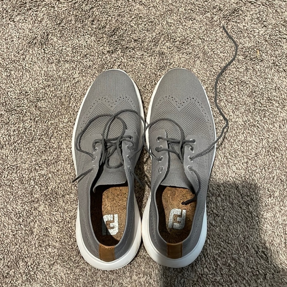FJ men’s golf shoes size 10